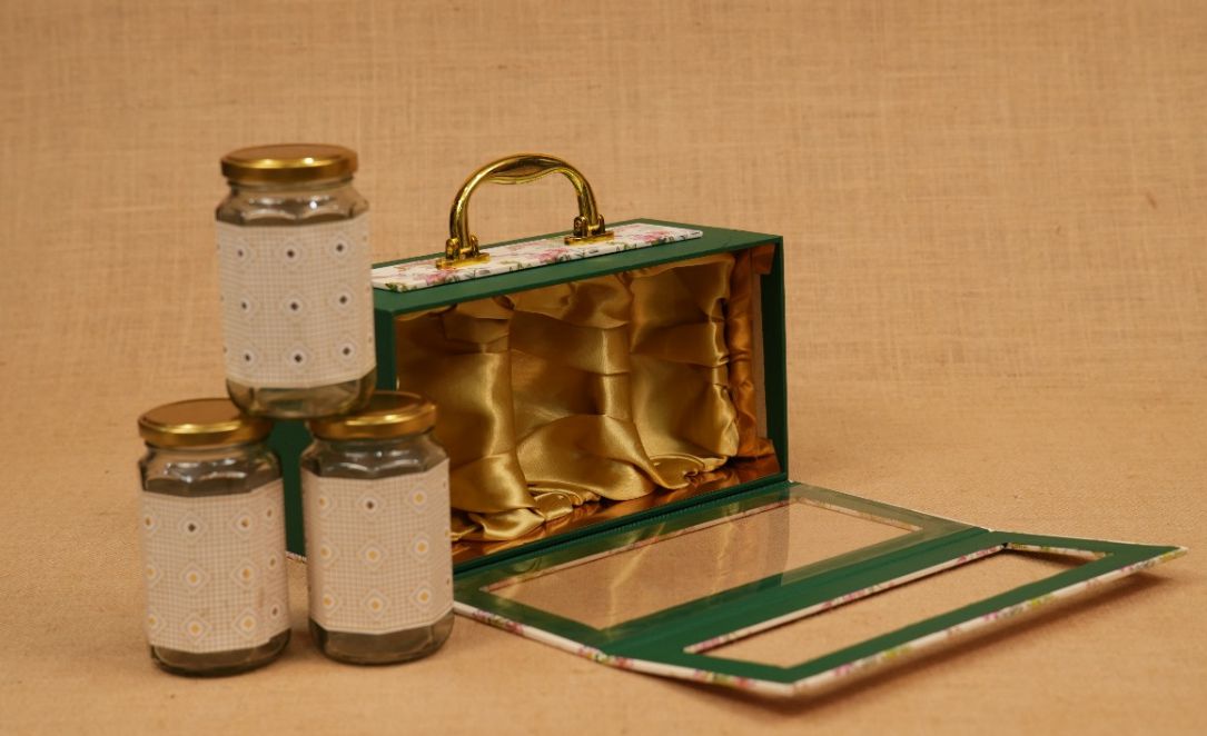 Transparent Tohfa Diwali Hamper Box – 3 Hexa Salsa Jars