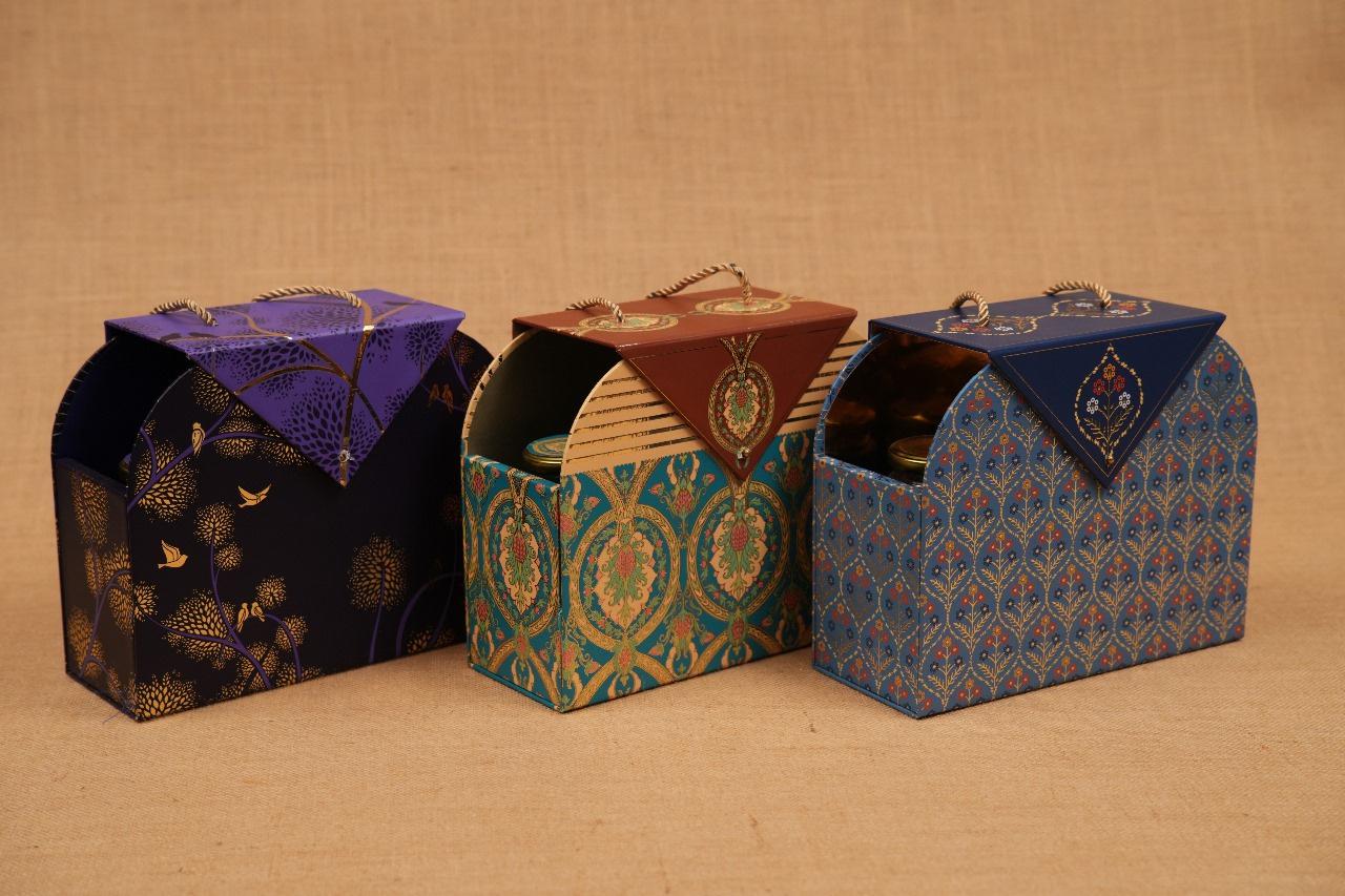Elegant Sling Box – 3 Bamboo Jar Gift Hamper