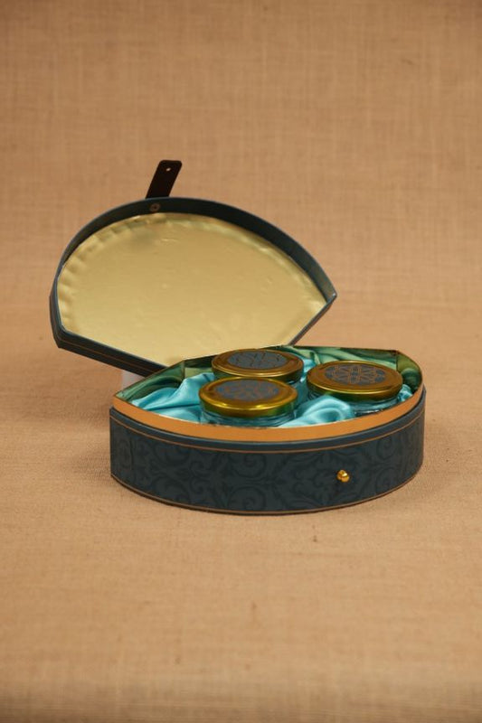 Shell Round Diwali Hamper Box – 3 Salsa Jar Festive Gift