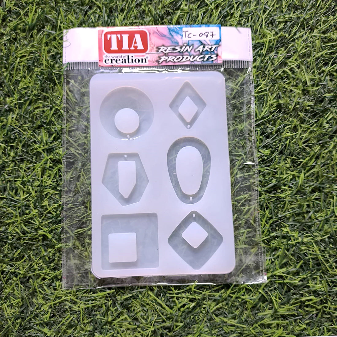 Keychain and Pendant 6 Cavity Mould 14x10cm 5mm Depth Silicon Mould (SM187)