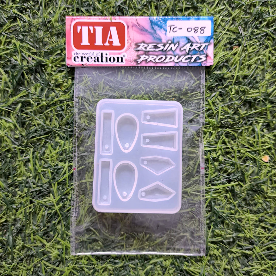 Keychain and Pendant and Earring  8 Cavity 8x5cm 5mm Depth SIlicon Mould (SM193)