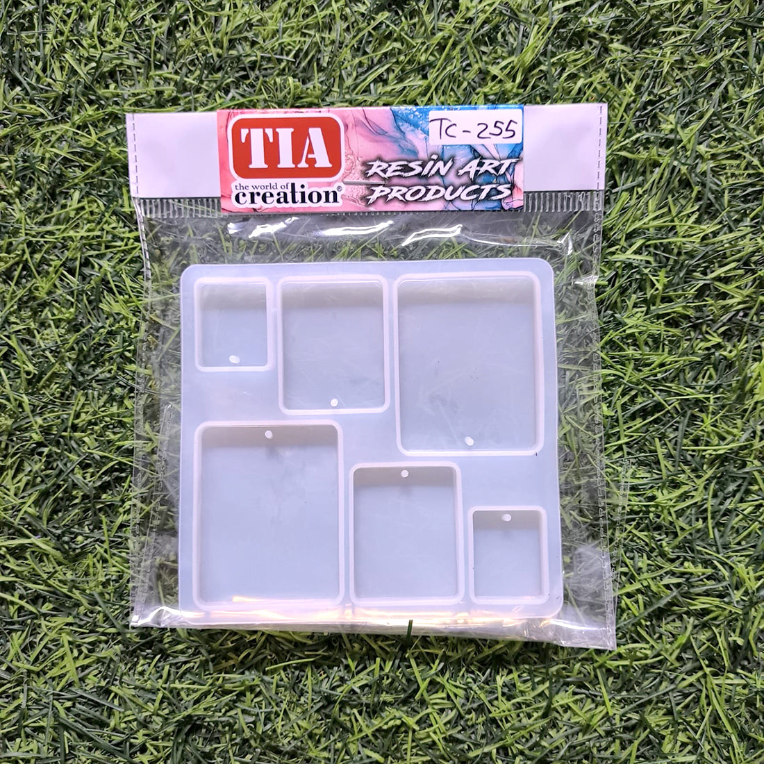 Keychain and Pendant 6 Cavity Rectangle 10.8x10.2cm 6mm Depth Silicon Mould (SM188)