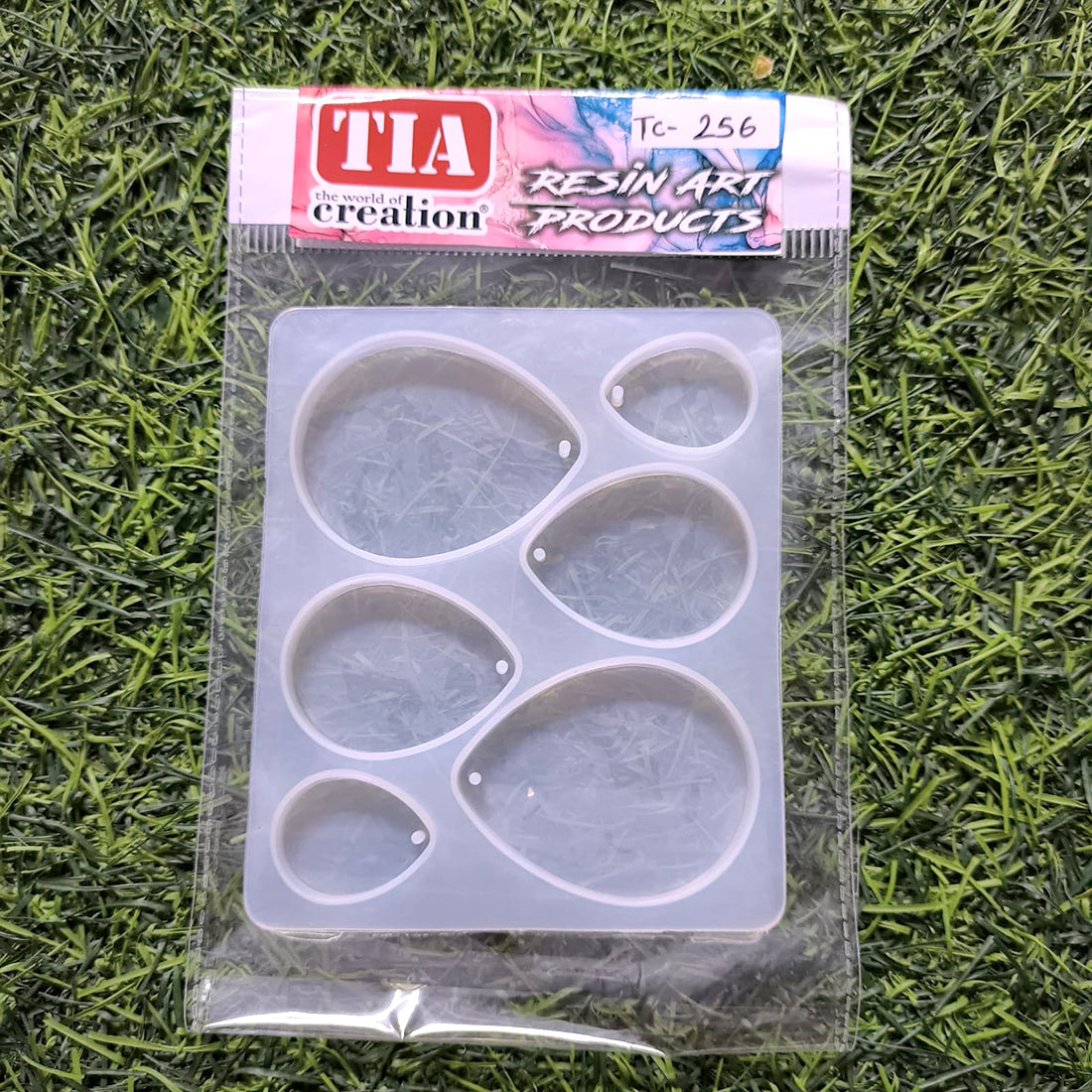 Keychain and Pendant 6 Cavity Drop 10.8 x 9cm 6mm DEPTH Silicon Mould (SM186)