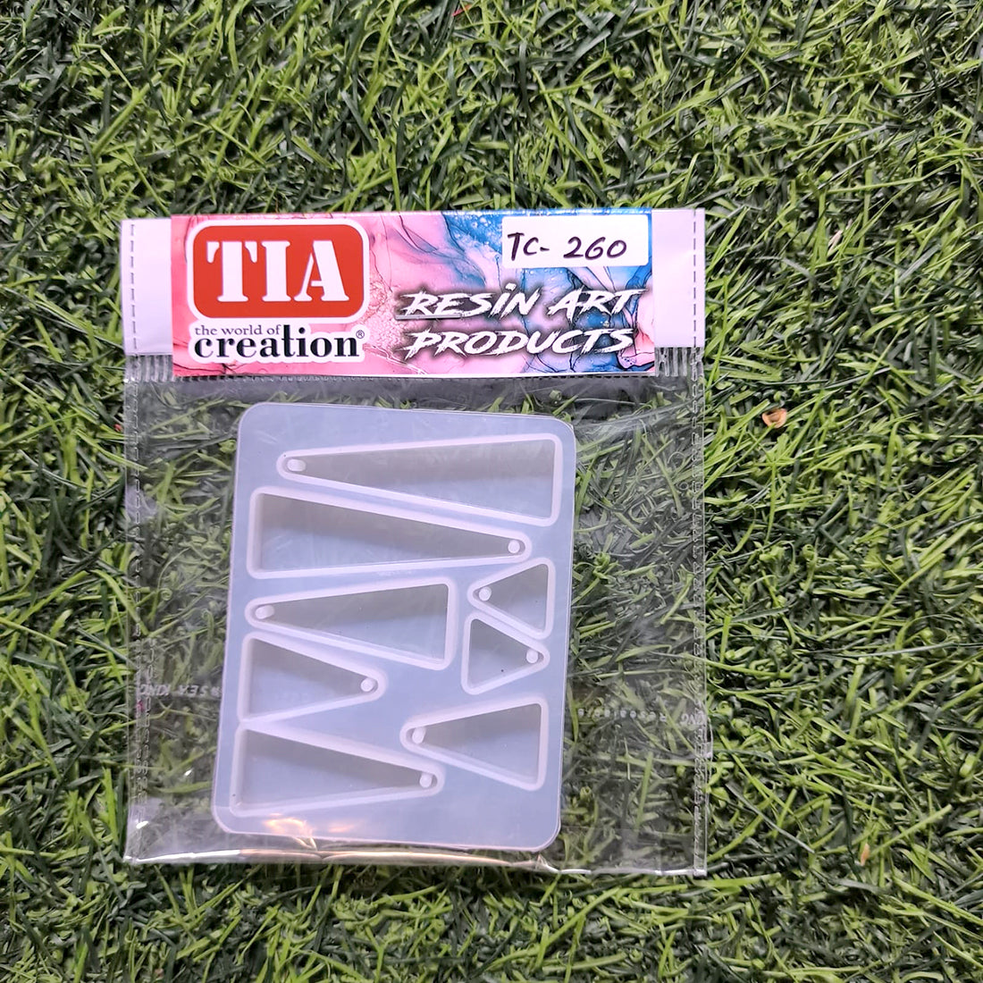 Keychain and Pendant 8 cavity traingal Silicon Mould (SM192)