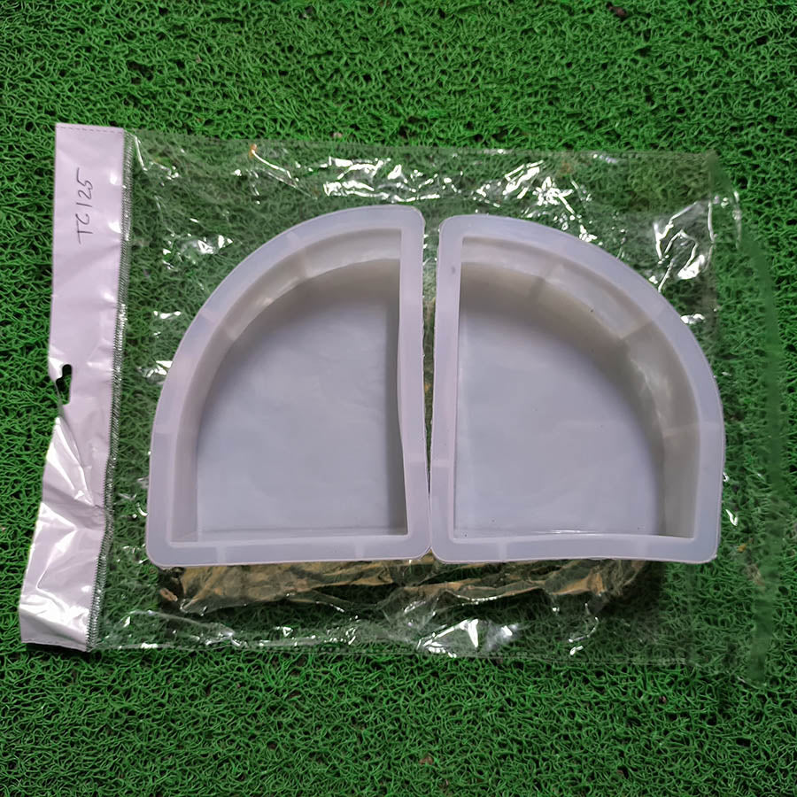 Triangle Bookend Mould 13x10cm  50mm Depth Silicon Mould (SM283)