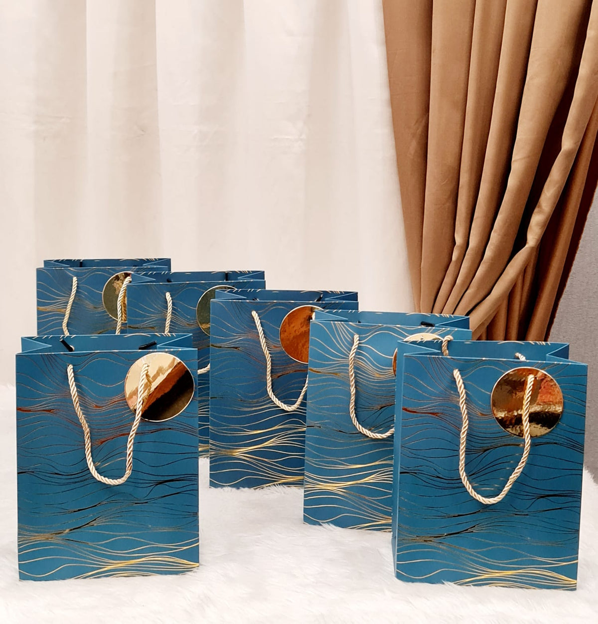 Wave Print Paper Gift Bag — Large, 32 × 26 × 12 cm — 1 Pc