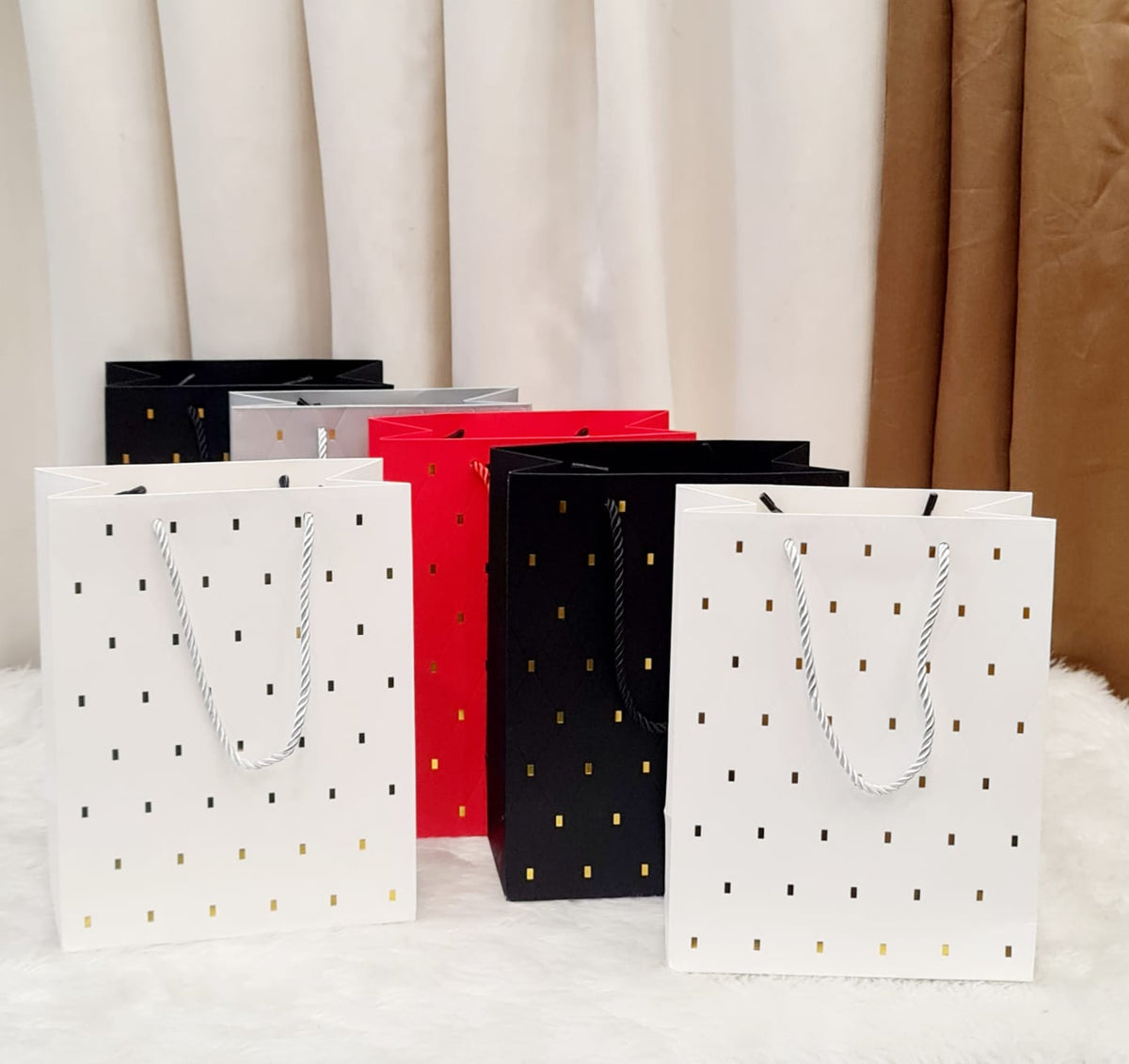 Mini Print Paper Gift Bag — Small, 23 × 18 × 10 cm — 1 Pc