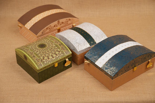 Madhubani Curved Lid Diwali Hamper Box – 3 Salsa Jars with Cavity
